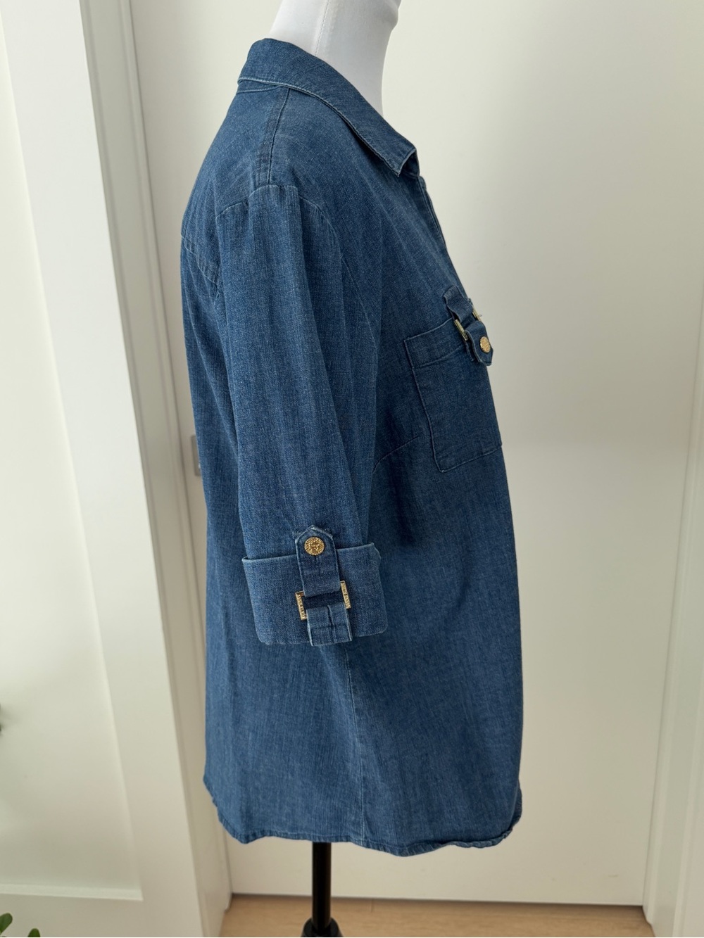ANNE KLEIN Denim Short Sleeve Button Front Shirt V Neck Western Classic Chic - Picture 5 of 13